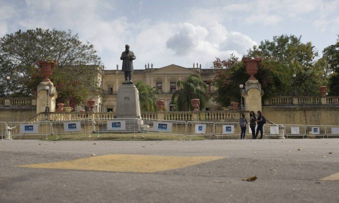 Com medo de críticas, governo mantém Museu Nacional nas mãos da UFRJ 